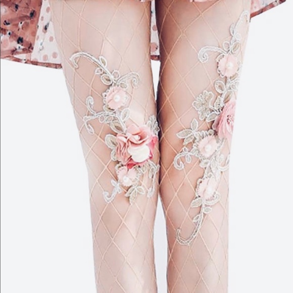 Embroidered Tights - Picture 3 of 3
